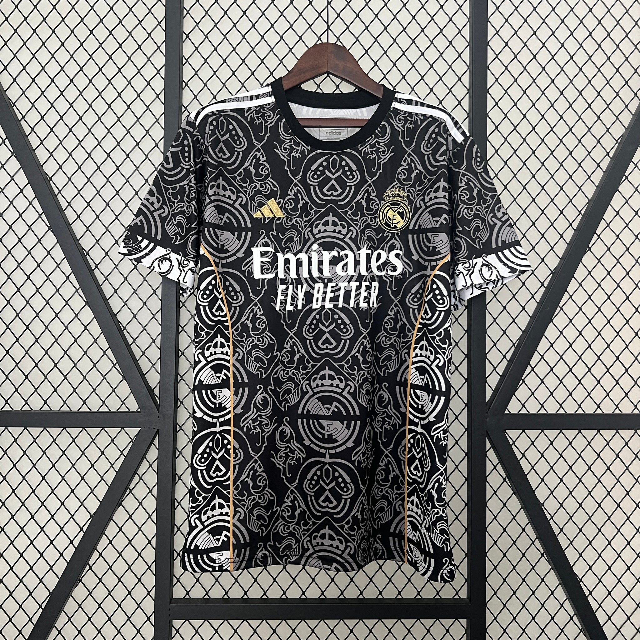 Real Madrid  24/25 black T - Shirt (Fans Version)