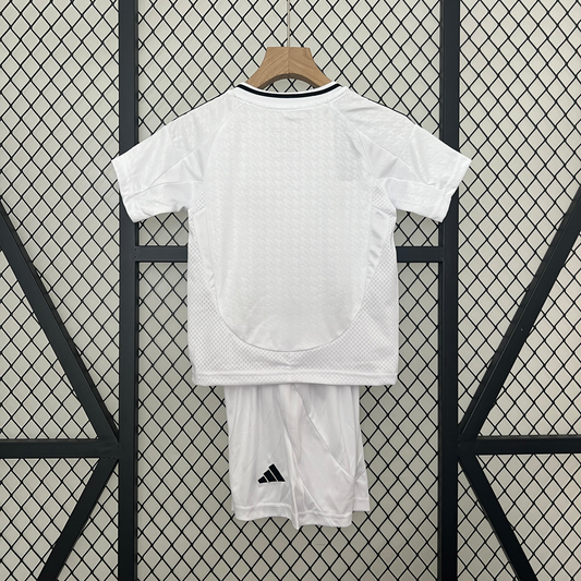 Real Madrid 24/25 Home  Kids  Set (T-shirt + shorts)