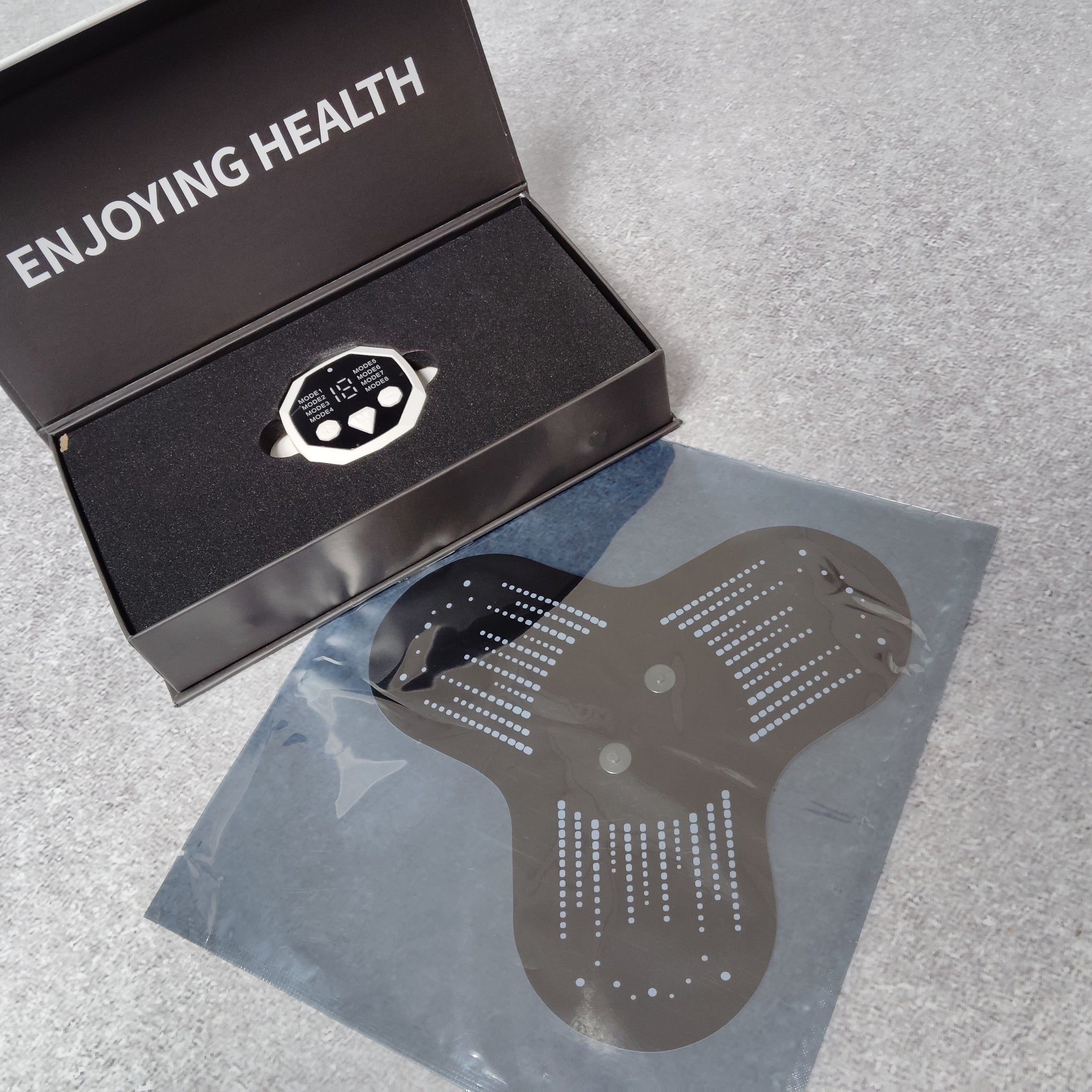 massage with 3leaf Patch Vibration Muscle Relaxation Machine